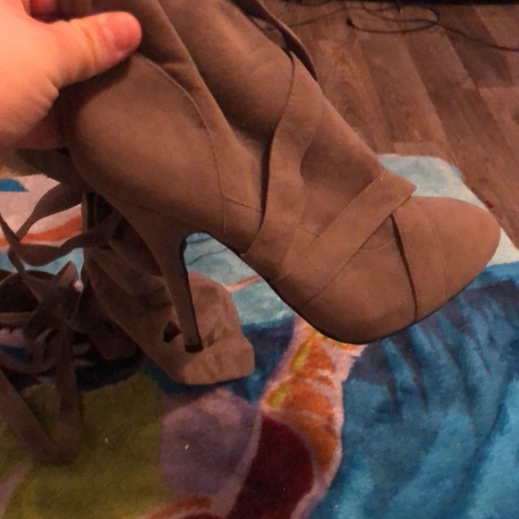 Boots - Picture 2 of 3